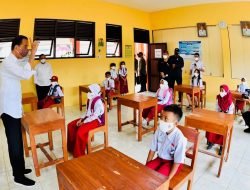 Presiden Jokowi Tinjau Vaksinasi Anak di SDN 3 Nglinduk