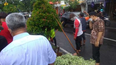 Wali Kota Eri Atasi Genangan Air di Ngagel Sepulang dari Jakarta
