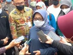 Bupati Mundjidah Wahab Pantau Pelaksanaan Operasi Pasar di Citra Niaga Jombang