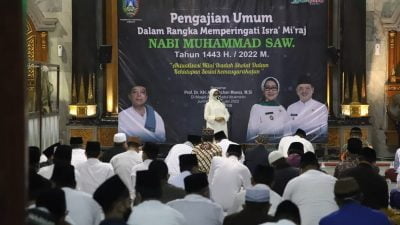 Bupati Jombang Hadiri Pengajian Isro Mi’raj di Masjid Agung Baitul Mukminin