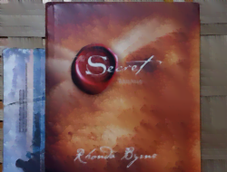 Review The Secret: Buku Best Seller Karya Rhonda Byrne