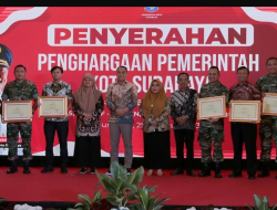 Pemberian Penghargaan dari Walkot Eri kepada Forkopimda atas Sinergi dalam Penataan Surabaya