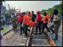 Tragedi di Surabaya: Bocah Tewas Tertabrak Kereta Api Saat Akan Berangkat Sekolah