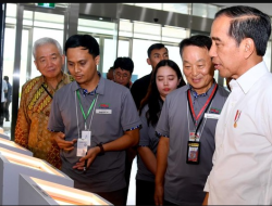 Jokowi Menyatakan Rencana Kereta Semi Cepat Jakarta-Surabaya Masih dalam Tahap Studi
