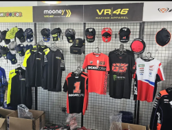 Meskipun Tak Berlomba di MotoGP Indonesia 2023, Merchandise Valentino Rossi Tetap Mendominasi di Sirkuit Mandalika