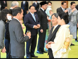Jokowi Kembali Undang Kaisar Jepang ke Indonesia Setelah Hadiri Jamuan Teh di Tokyo